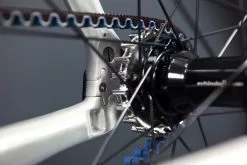 Schindelhauer Viktor Yksivaihteinen Miesten Pyörä Hihnavedolla – Pure Alu -Polkupyörät Shop Viktor 2017 19