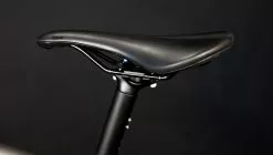 Schindelhauer Oskar Yksivaihteinen Sähköpyörä -Polkupyörät Shop fabric satula