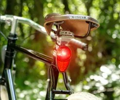 Reelight Nova Magneettivalo – Takavalo -Polkupyörät Shop reelight nova magneettivalo satulatolppaan